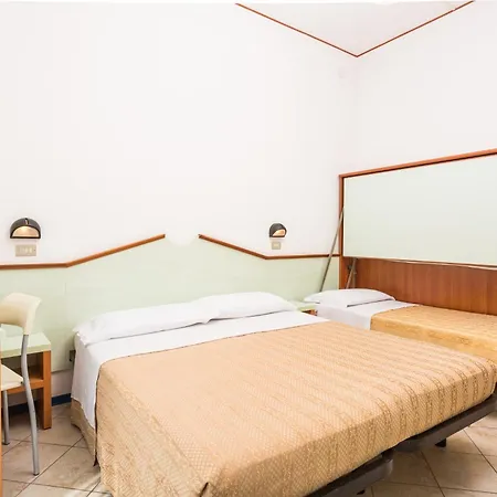 Hotel Bellaria ホテル 3*