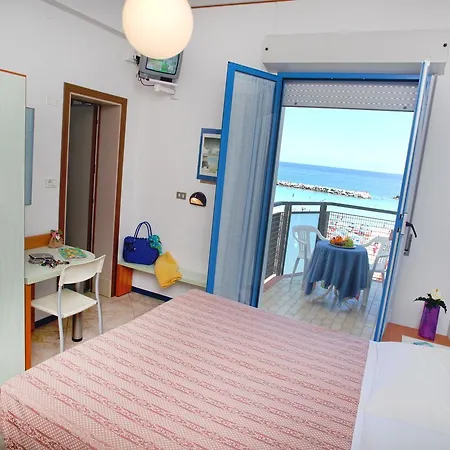 Hotel Bellaria 3* בלריה-איגאה מרינה